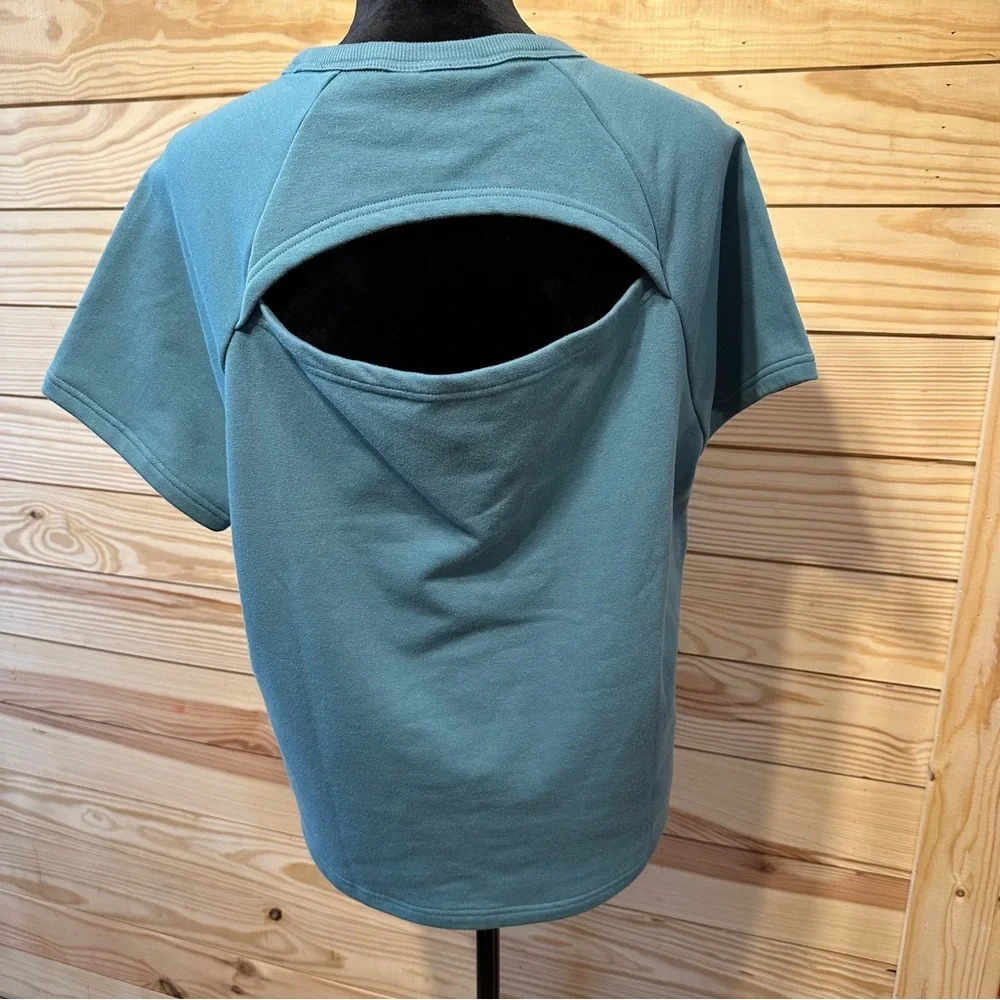NWT Under Armour Loose Short Sleeve Sweatshirt Bresthable Back Large Turqoise
